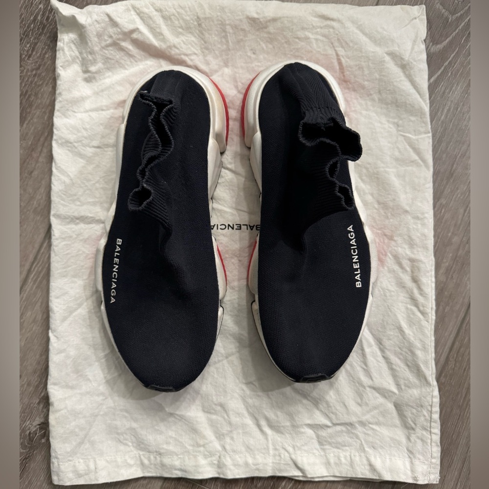 Balenciaga speed sneakers in black and red